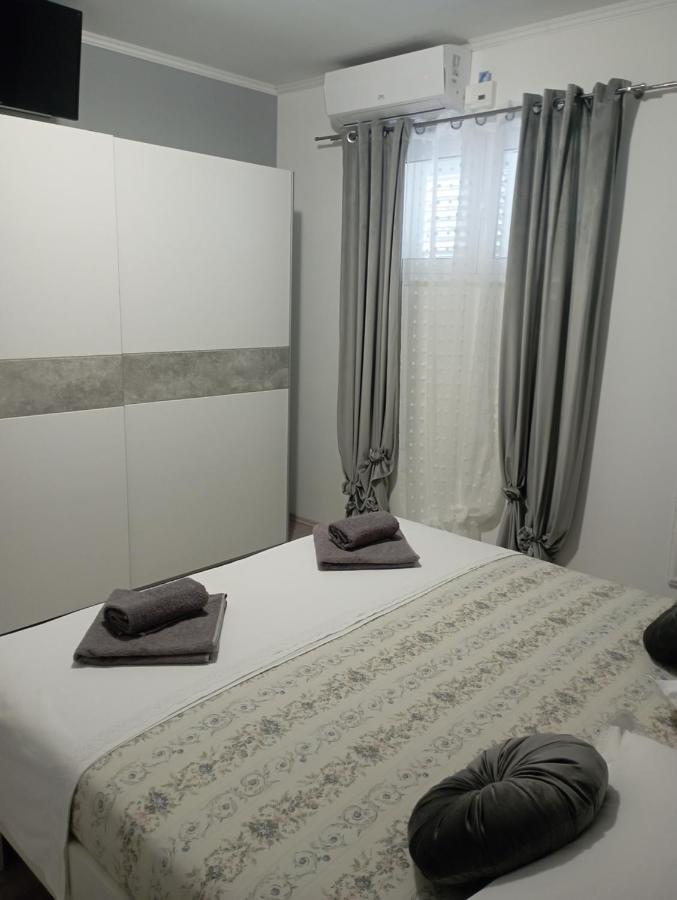 Pia Apartment Дуги-Рат Экстерьер фото